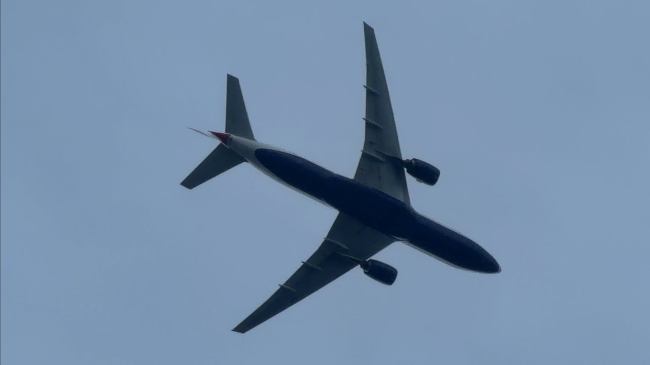 A busy day of Heathrow 09R departures at Hampstead Heath | The Hill 22/12/2025