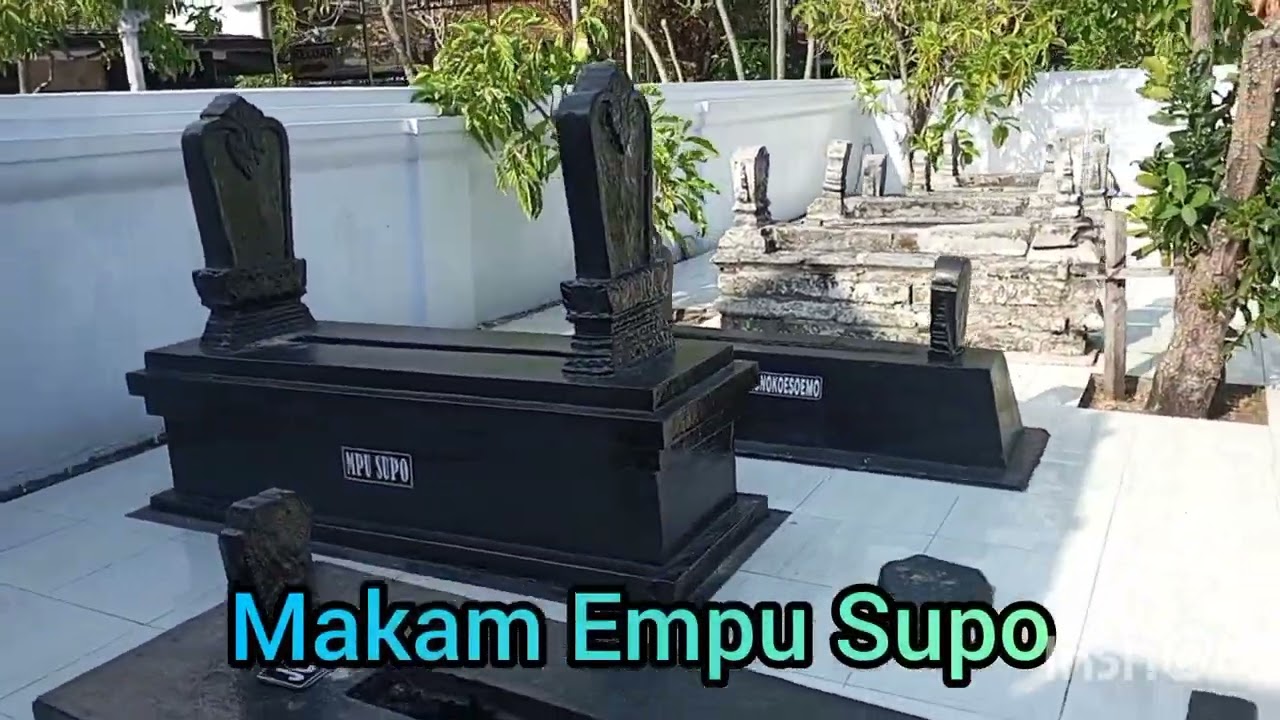 ZIARAH MAKAM KANJENG SUNAN KALIJAGA DI DEMAK KADILANGU