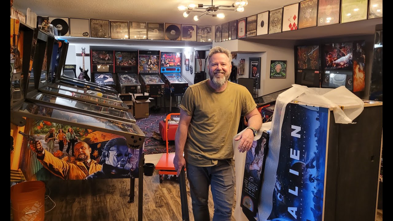 Alien Pinball Ripley Version Unboxing with Greg Benz