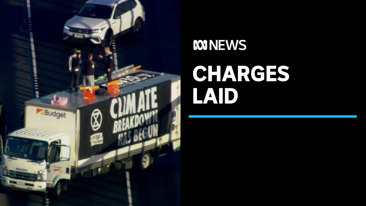 Climate protesters arrested after blocking Melbourne's West Gate Bridge during peak hour | ABC News