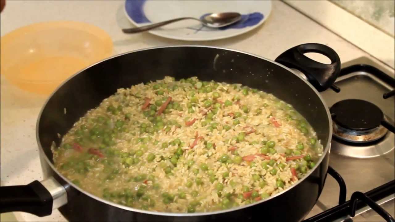 Risotto piselli e speck (ricetta risi e pisi)