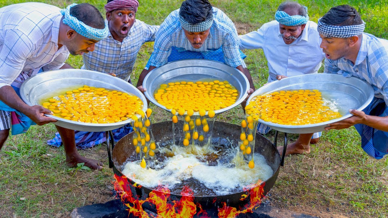 Яйцо в горячем масле | Рецепт жареных яиц от Cooking Village | Яйца, жареные в масле | Рецепт жар...