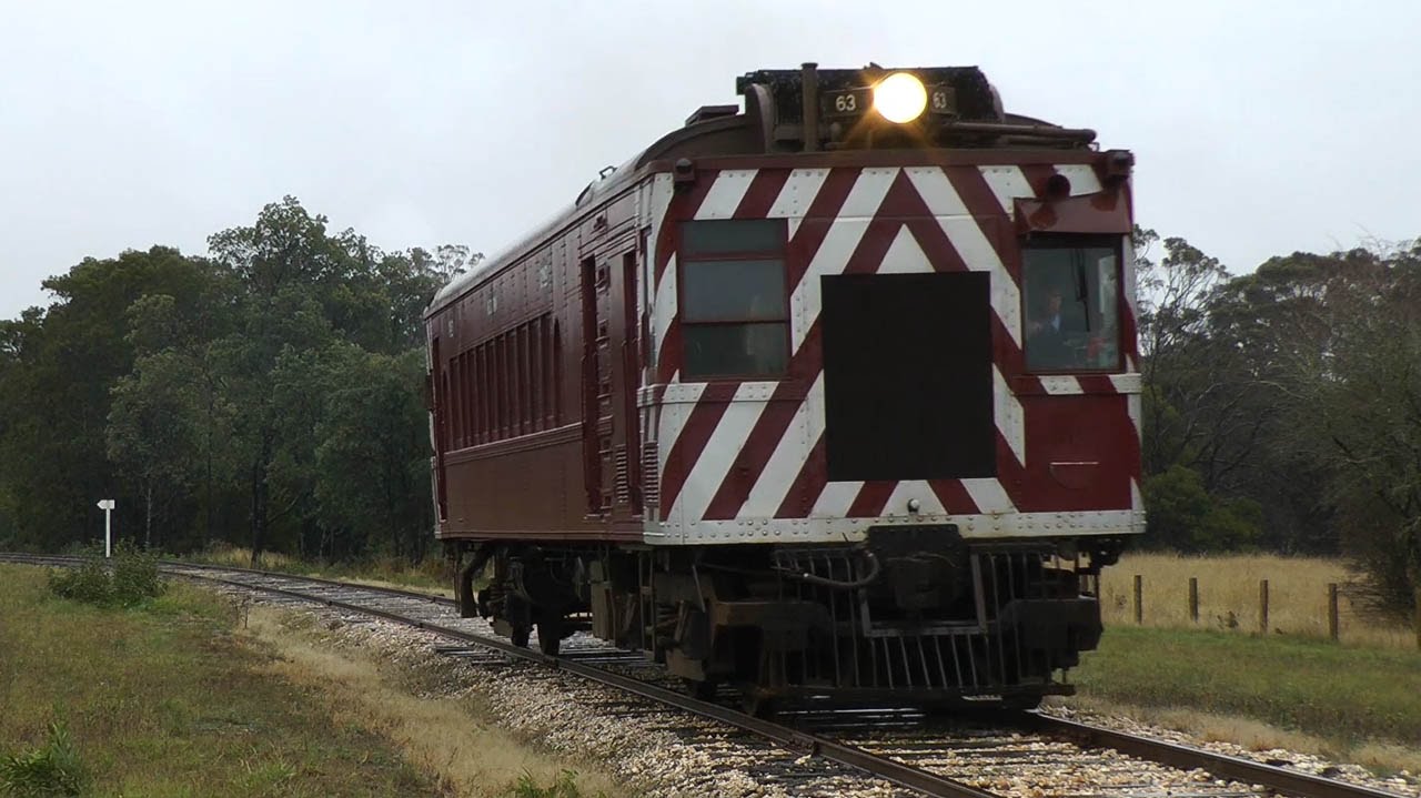 EMC Doodlebug in Winter: Trains Downunder