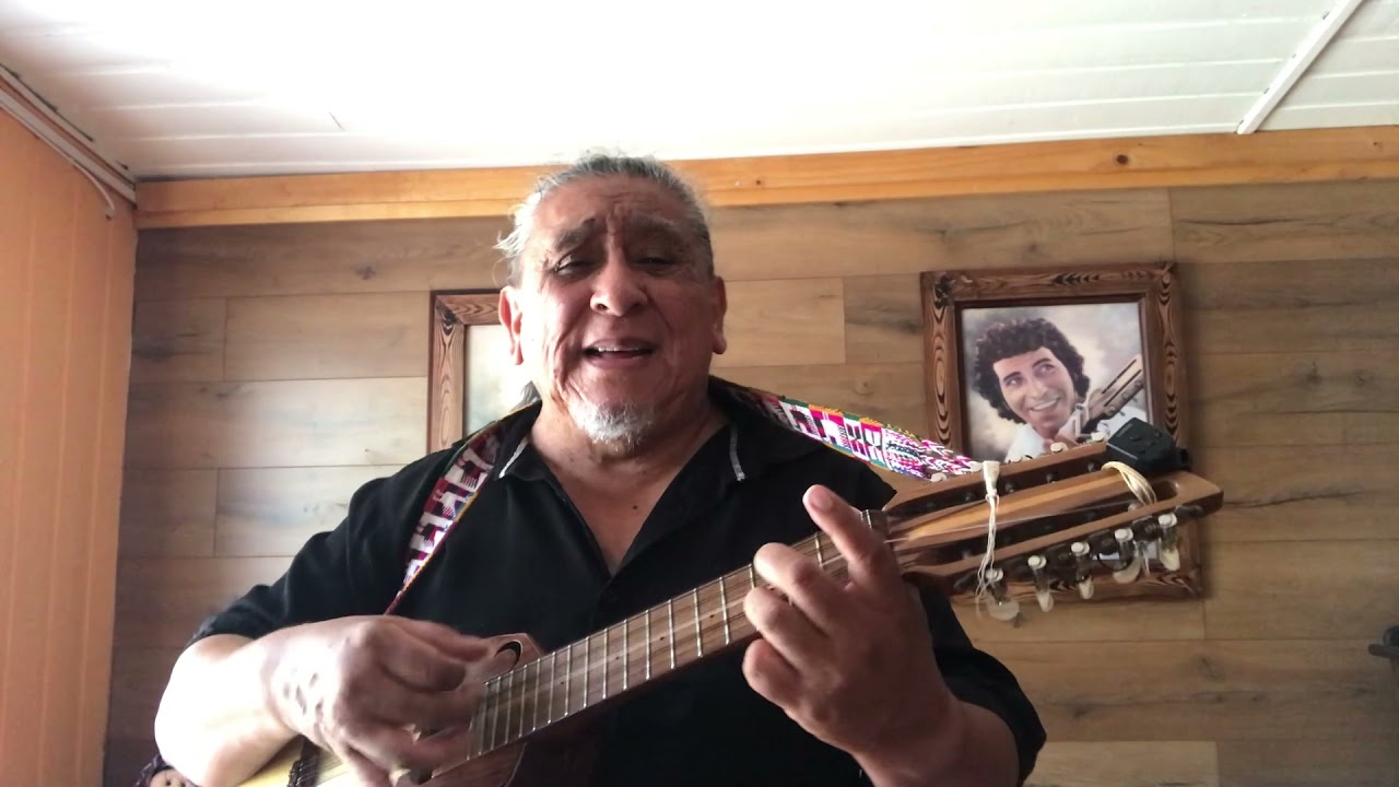 MÚSICO JUAN FLORES LUZA VOTA BORIC 1