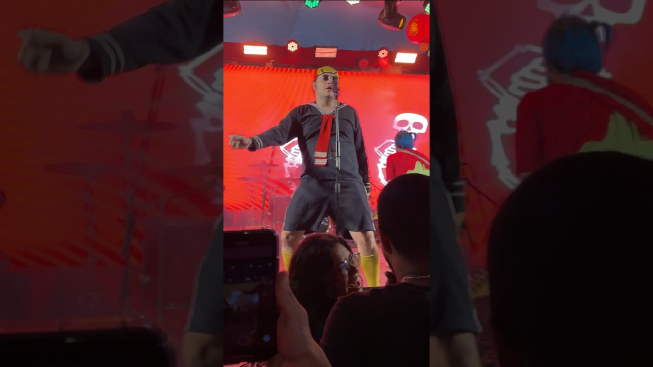 Vem nessa loucura com um morto muito louco!
