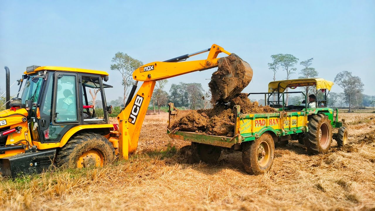 Jcb 3dx Mud loading in Swaraj Tractor | Jcb Stuck in mud | Jhon dree Tractor | Suraj technical 