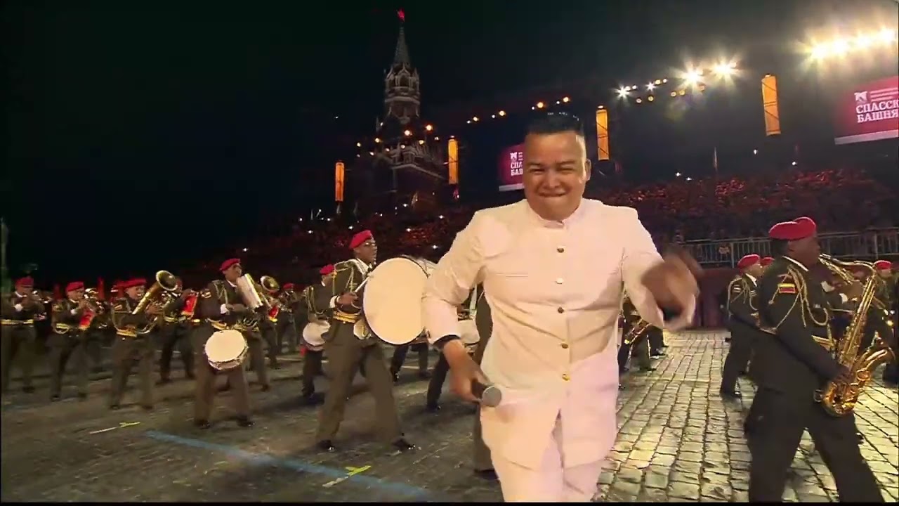 BANDA MARCIAL HUGO CHÁVEZ EN LA CLAUSURA DEL FESTIVAL TORRE SPÁSSKAYA BASHNIA RUSSIA 2022