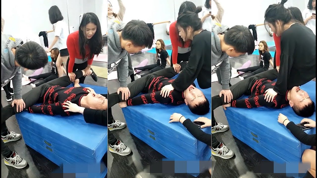 assisted stretching leg to 180° | 嚴格的左右開腳訓練 | Flexibility Training