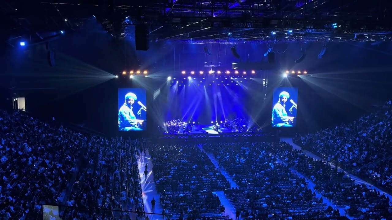 Dil sambhal ja jara  Chahiu mai ya na Arijit Singhblive Ethiad Arena 