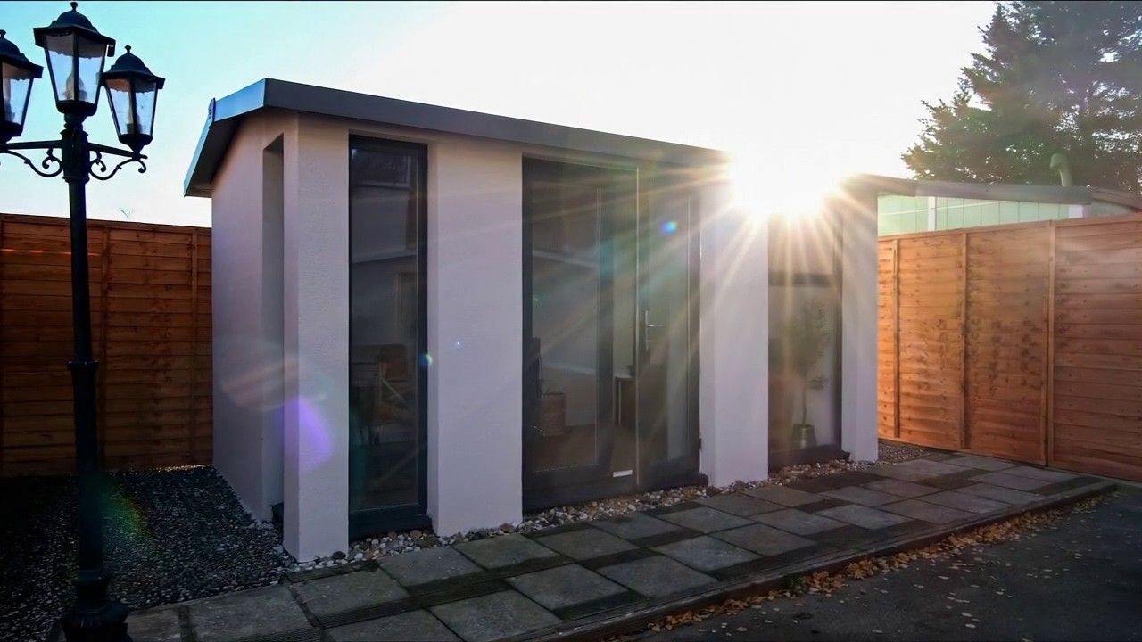 Новые садовые офисы - отделанные штукатуркой офисы Dominator от Dunster House!