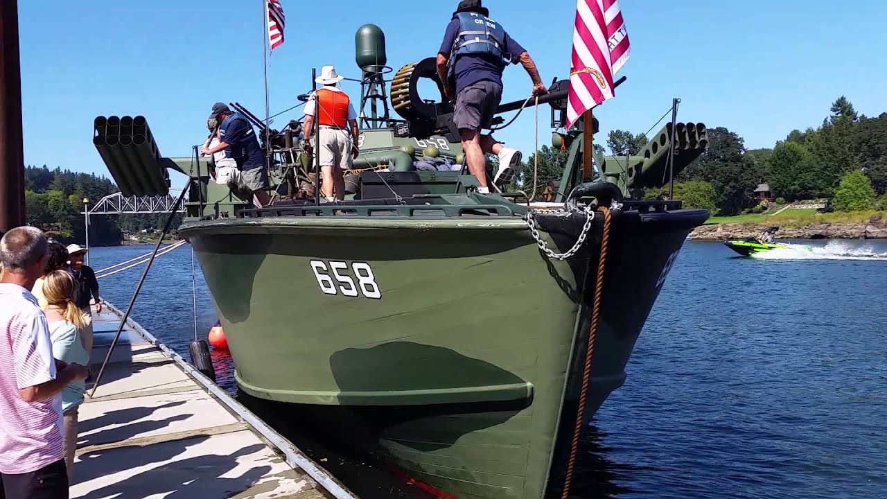 PT 658 Pulling away from dock