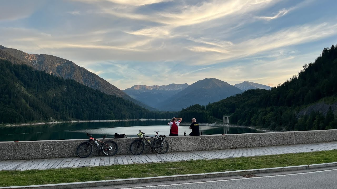 Alpenüberquerung mit dem Rennrad in unter 12 Stunden