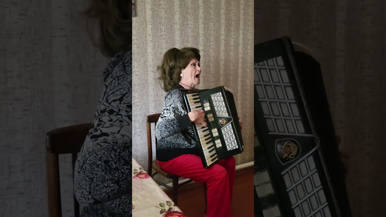 У любви нет заката: исполняет Лидия Ибикус, 78 лет. Село Цветнополье, Азовский район