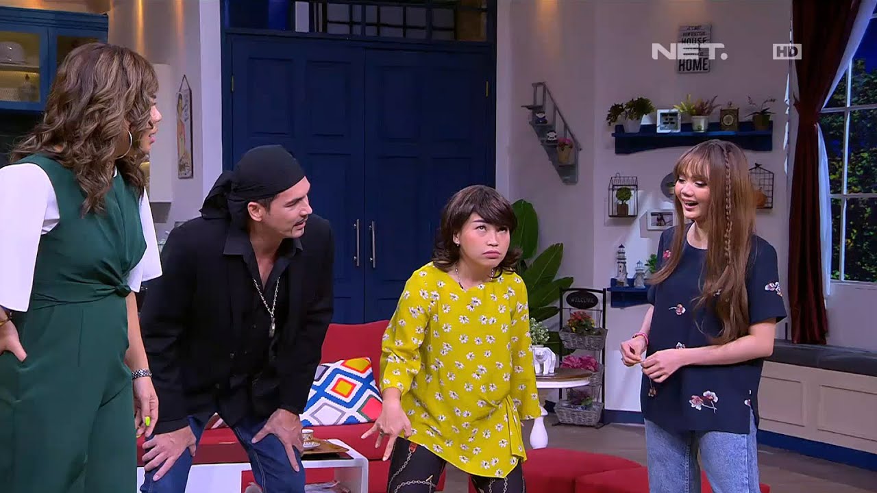 Mpok Alpa Kerasukan Engkong yang Doyan Nyanyi (3/5) - IN THE KOST