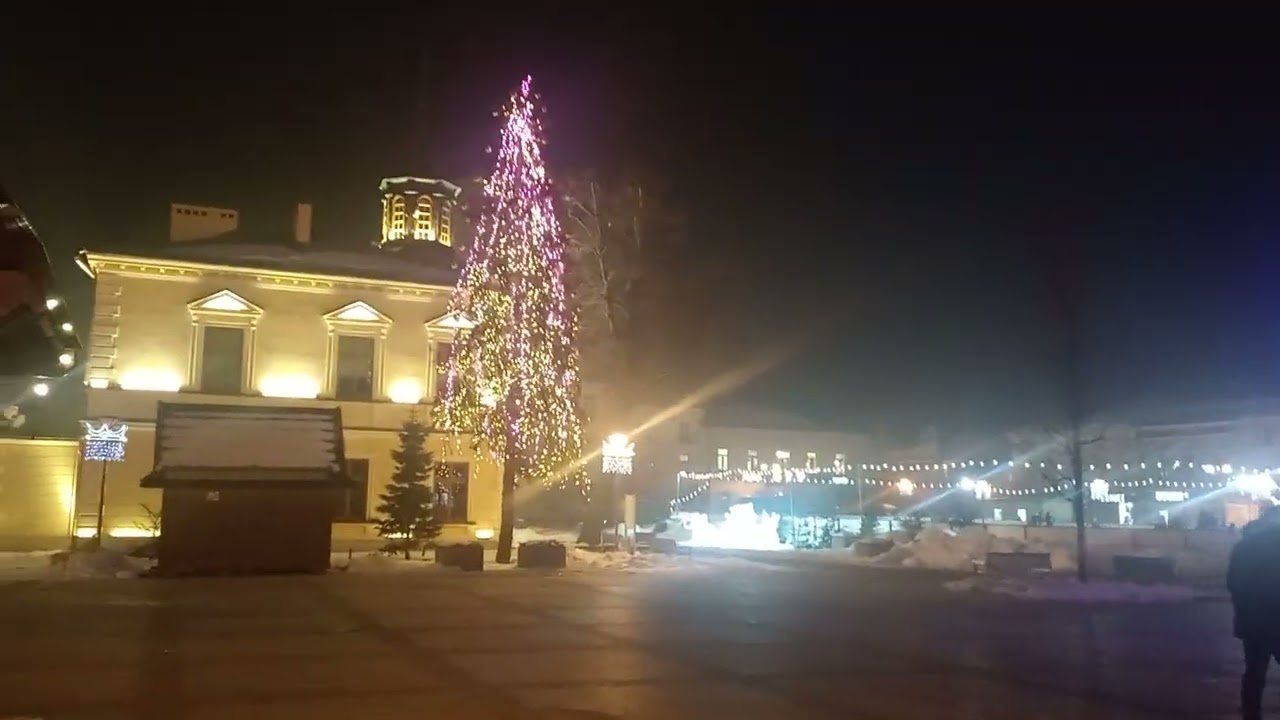 Nowy Targ nocą, rynek.
