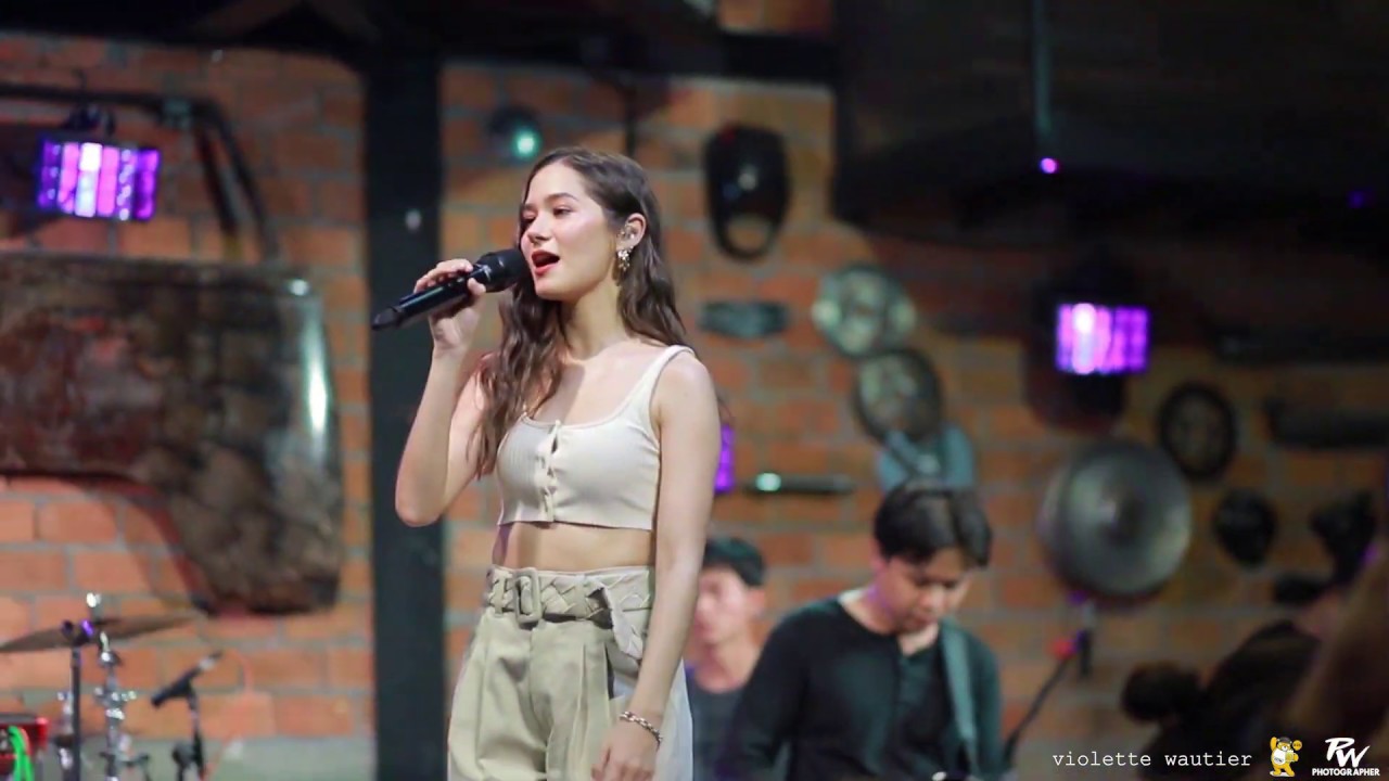 วิโอเลต วอเทียร์ - ดวงจันทร์กลางวัน+อยากรู้หัวใจตัวเอง live@ฮอมบาร์เชียงใหม่ 2/7/2019