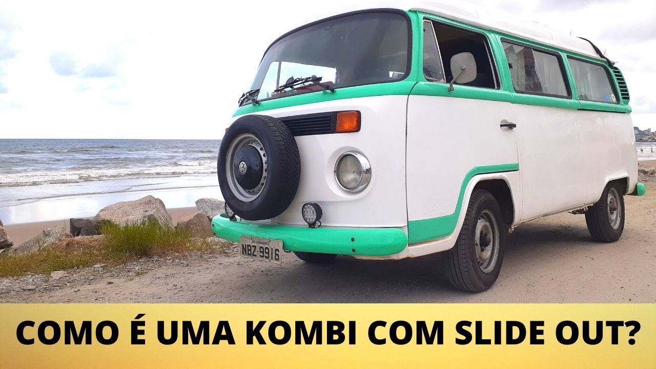 TOUR PELA KOMBI GLORINHA A Kombi com slide out e duas camas. #15