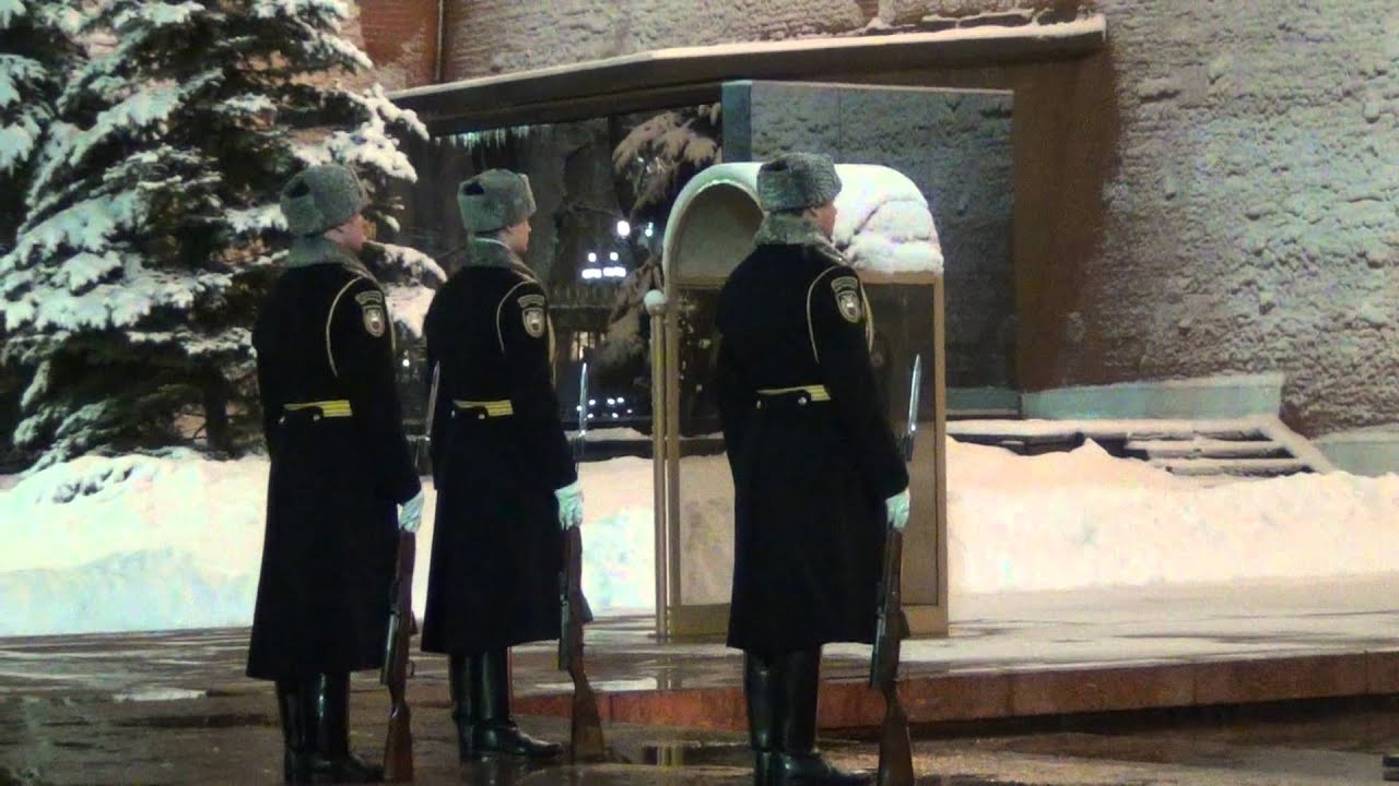 tumulo do soldado desconhecido na Russia  - troca da guarda