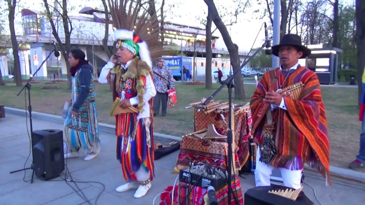 Sumac Kuyllur ~ Rompe Monteras . Moscow. Moscú. Москва ВДНХ.