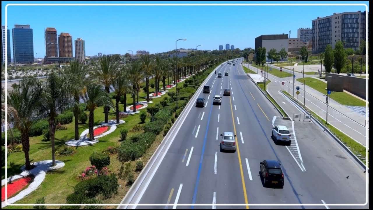 دخول المصلين من الجسر الشرقي لأداء صلاة الجمعة بجامع الجزائر على وقع تلاوة للقارئ عبد الرؤوف بوشلوش