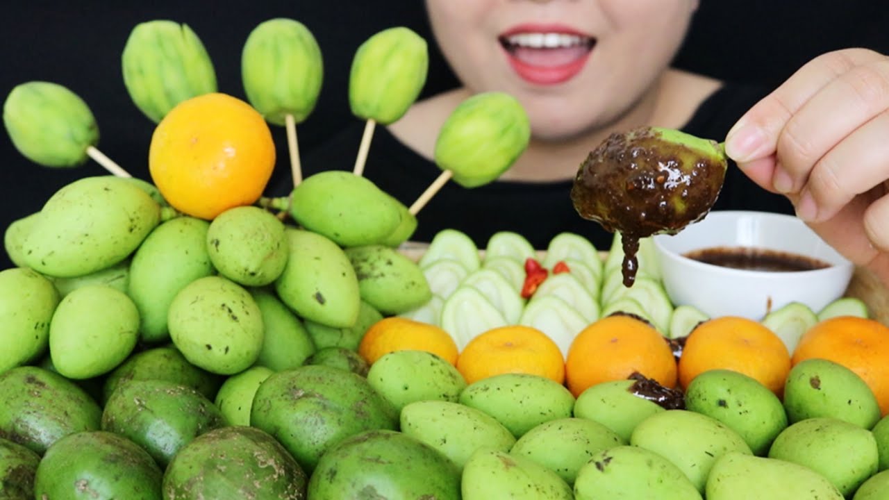 SOUR FOOD CHALLENGE: 1/3 DAY, TANGERINE, MANGO, AMBARELLA & THAI SHRIMP PASTE SAUCE. EXTREME CRUNCHY