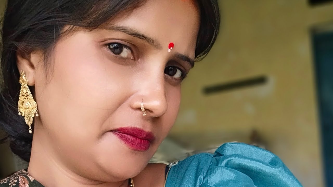 poonam maurya shorts video  is live! hello everyone good morning aao aap log live me