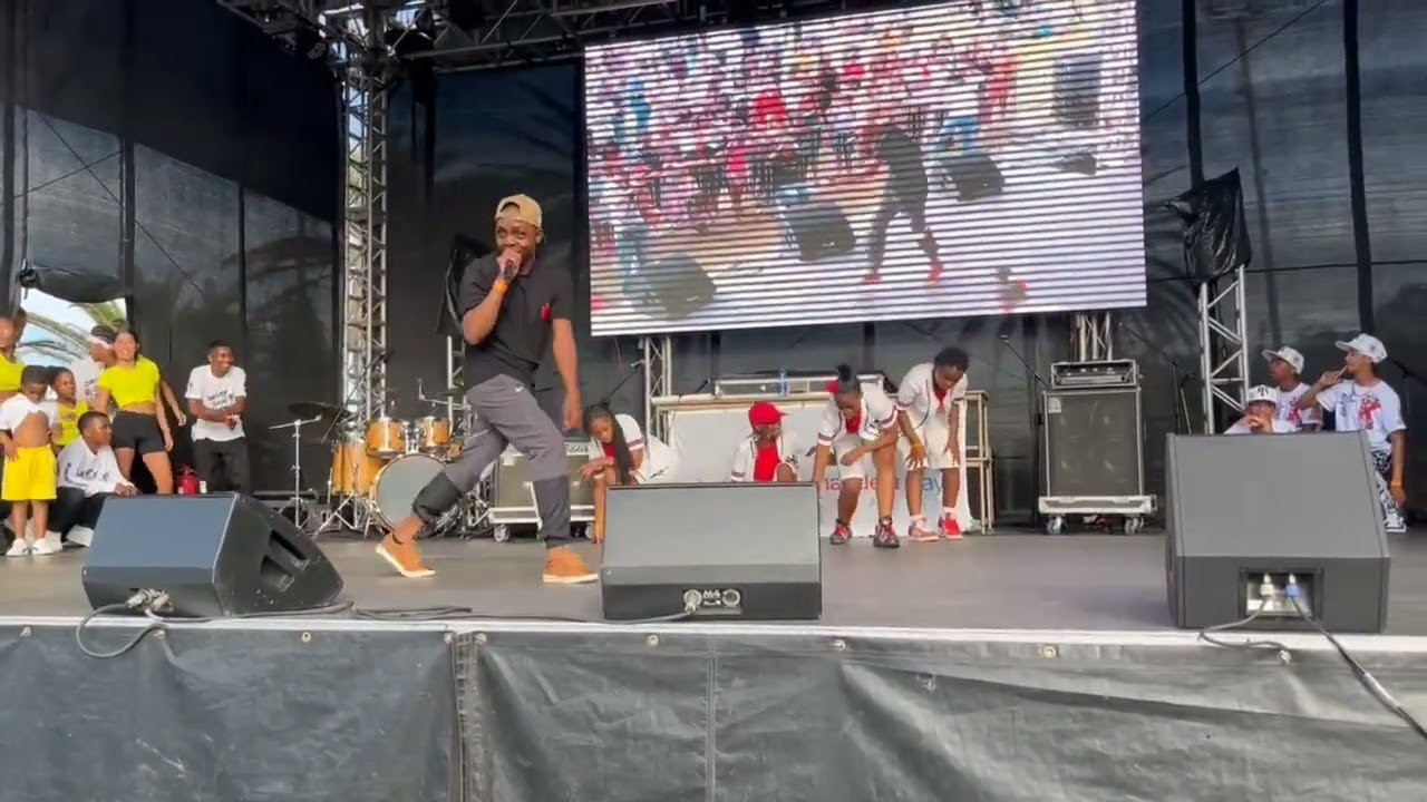 Jon-Dre splash festival Performance