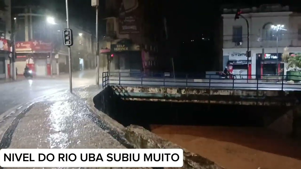 Uba-MG - Chuva intensa e volumosa faz Rio Uba subir e preocupa a popula&ccedil;&atilde;o.