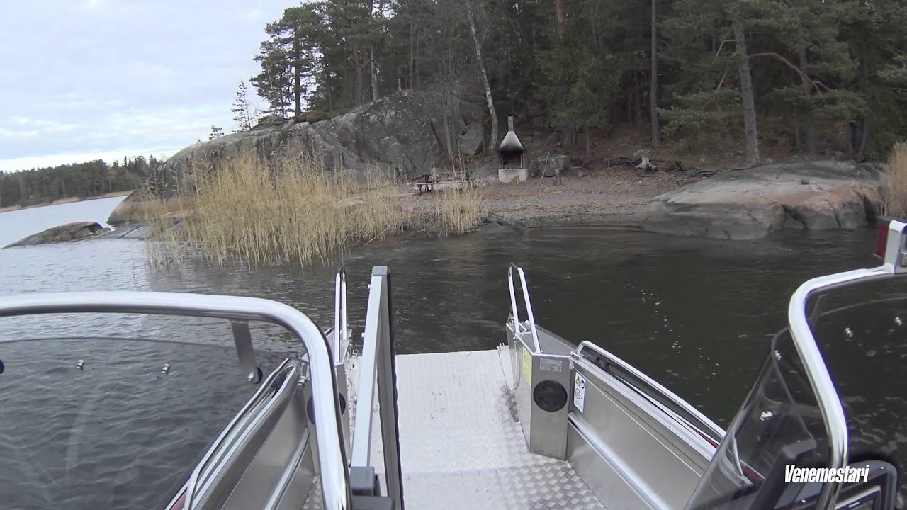 Veneellä maihin – Faster 545 SC