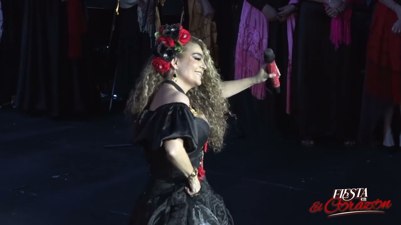 Paloma Del Río. Deja que salga la luna. Teatro Degollado Gdl. Mariachi Fem. Nvo Tecalitlán