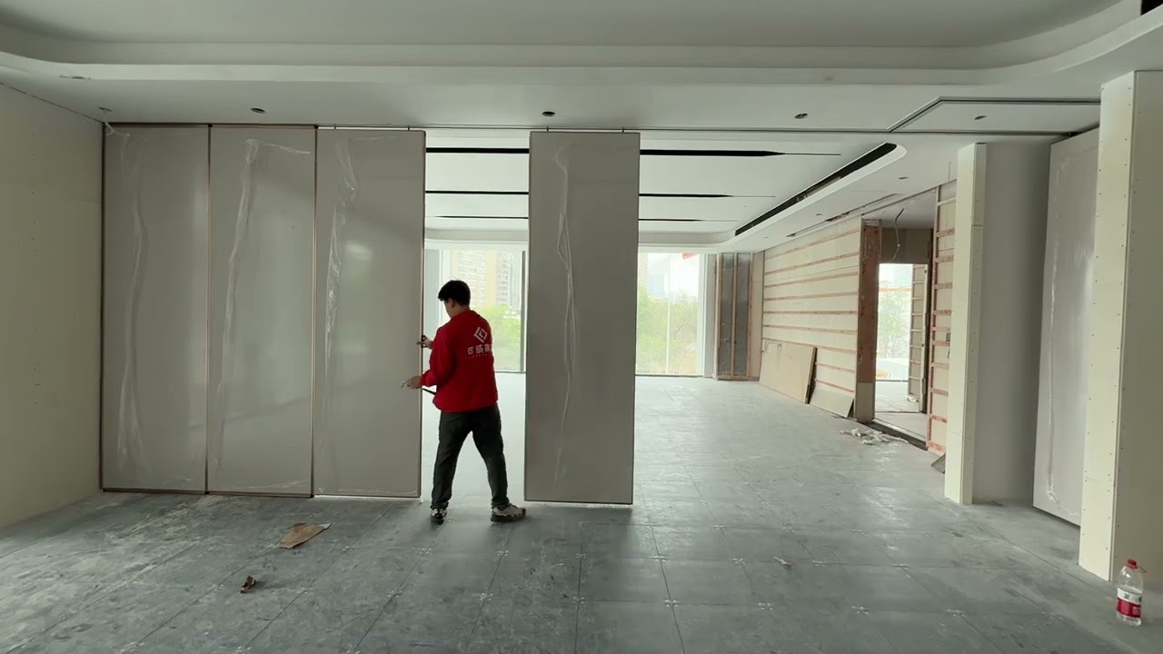 How to divide a small meeting room in a limited office space?