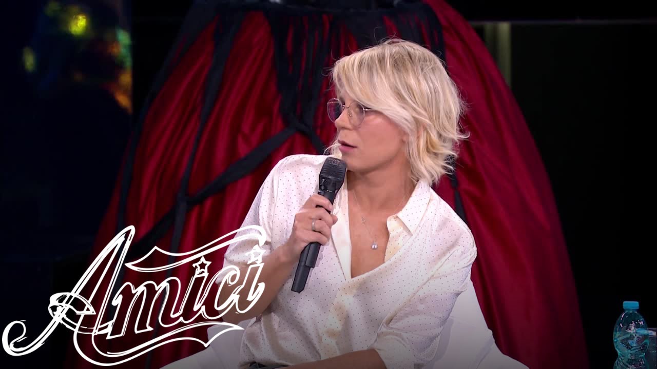 Amici 19 - Il commento di Alessandra Celentano e Maria De Filippi sulle parole di Eleonora Abbagnato