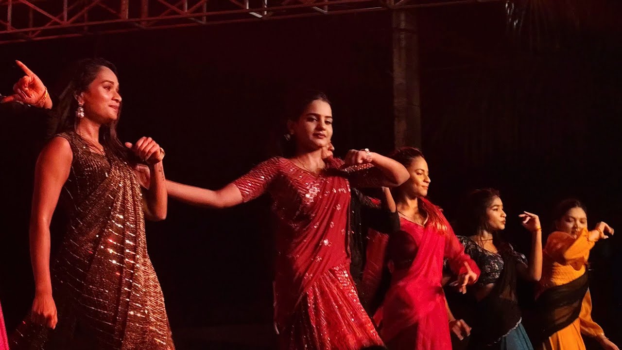 Chinnu Amazing Dance Vibes: Pink Dress Lona Pilla Nachesindhe Full Song! #chinnu #event #massjathara