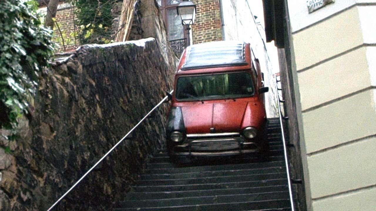 Police chases Bourne and Marie | The Bourne Identity