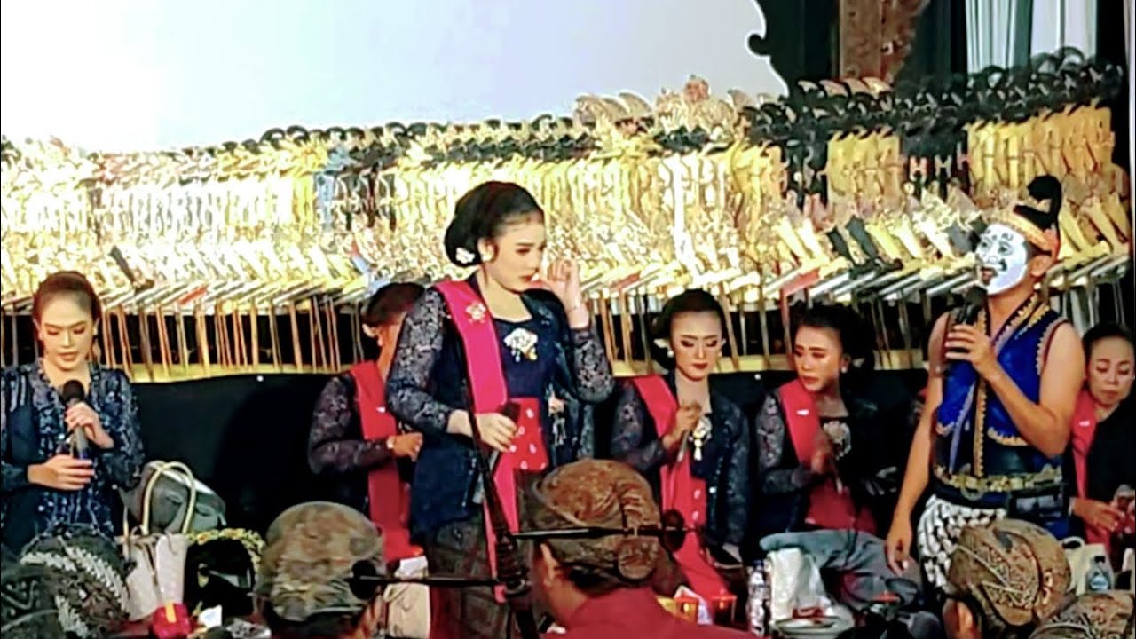 NIKEN SALINDRI FT GARENG JAJAK AKU CUKUP ONO BIKIN NGEKEK