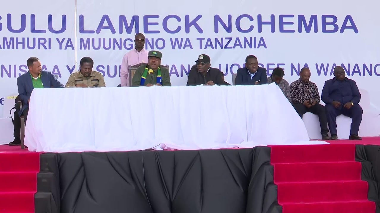 WAZIRI MKUU ANAZUNGUMZA NA WANANCHI WA SUMBAWANGA MJINI