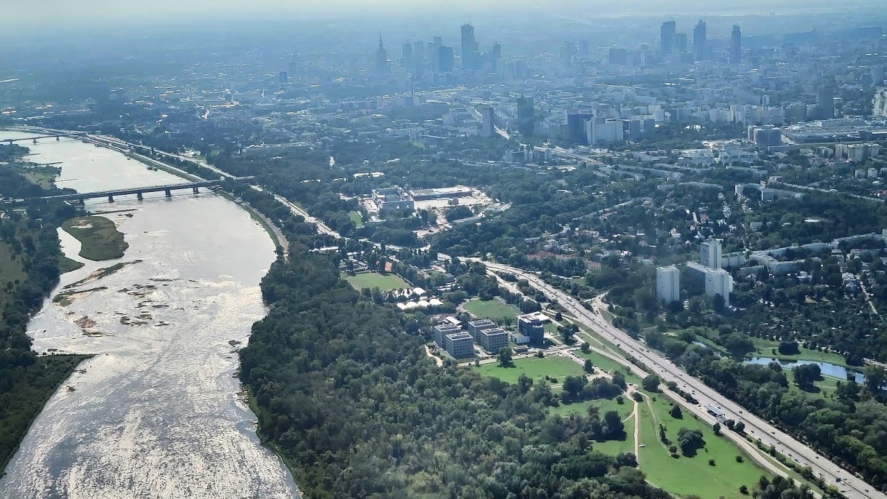 Jak wygląda lot widokowy awionetką nad Warszawą.