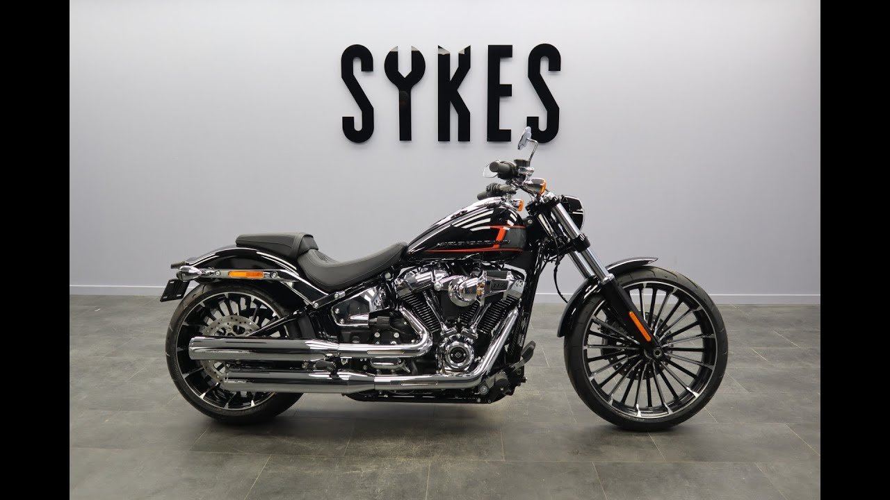 2023 Harley-Davidson FXBRS Softail Breakout 117 in Vivid Black