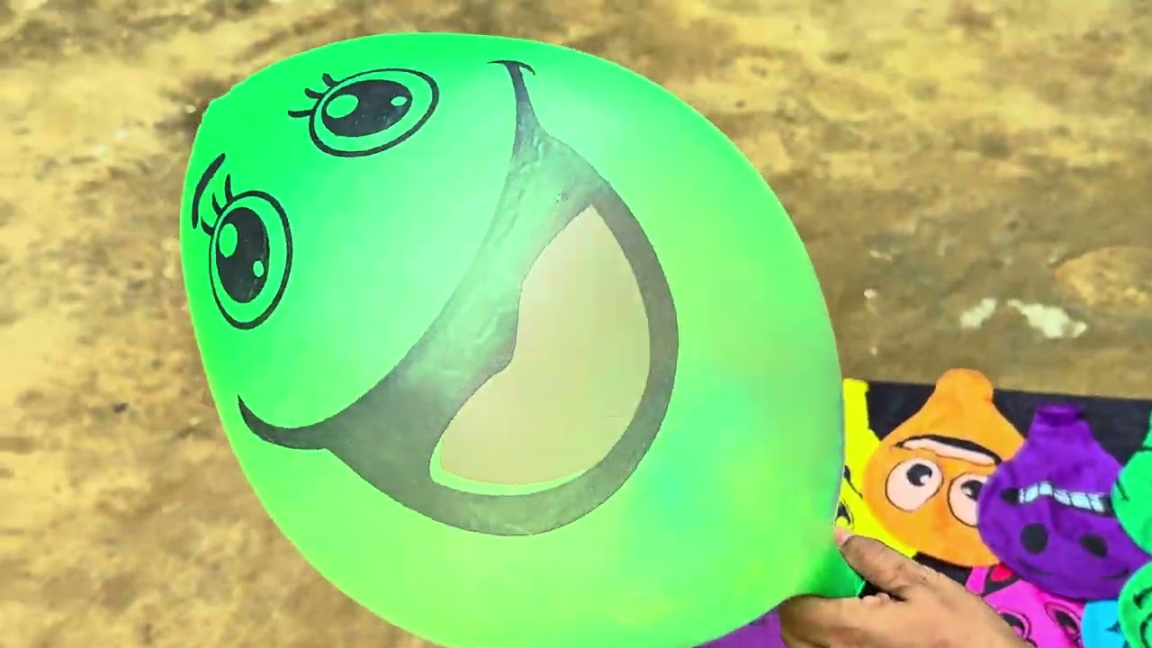 🤣 THE MOST FUNNY ROCKET BALLOON DUEL 24'' VS 12'' EMOJI BALLOON 🎈🚀