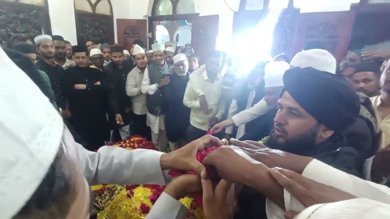 Sandal Sharif Hazrat Mirza Nasrullah Chishti r.a Agapura Hyderabad.