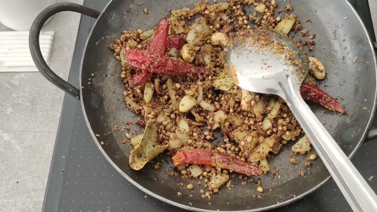 വരാത്തരച്ച കൂൺ മസാല കറി, mushroom masala curry