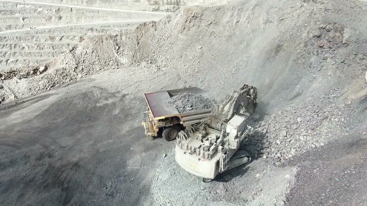 Drone footage of Jwaneng mine in Botswana - the richest diamond mine in the world