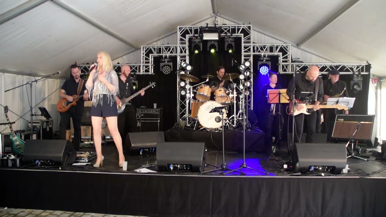 Daisy & The Diamonds - I Wish