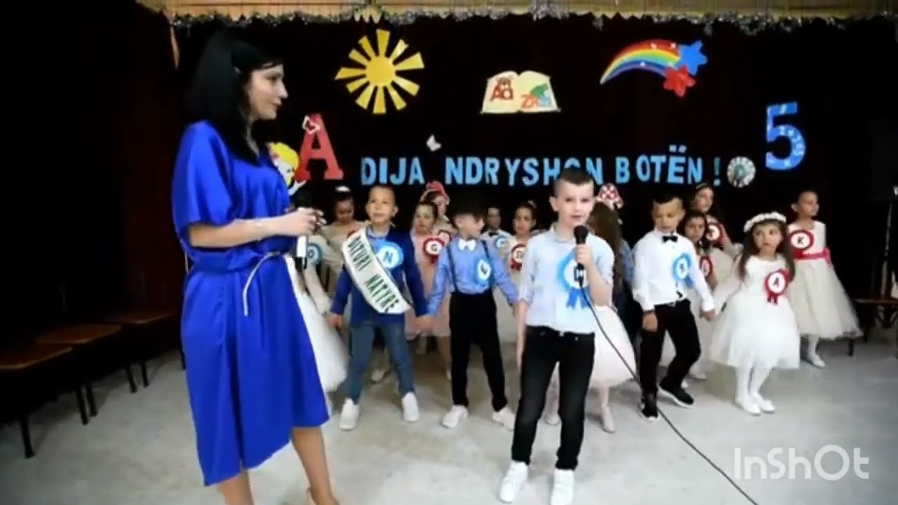 Dashuria e mësueses ndaj nxënësve është e njëjtë si e nënës ndaj fëmijës .