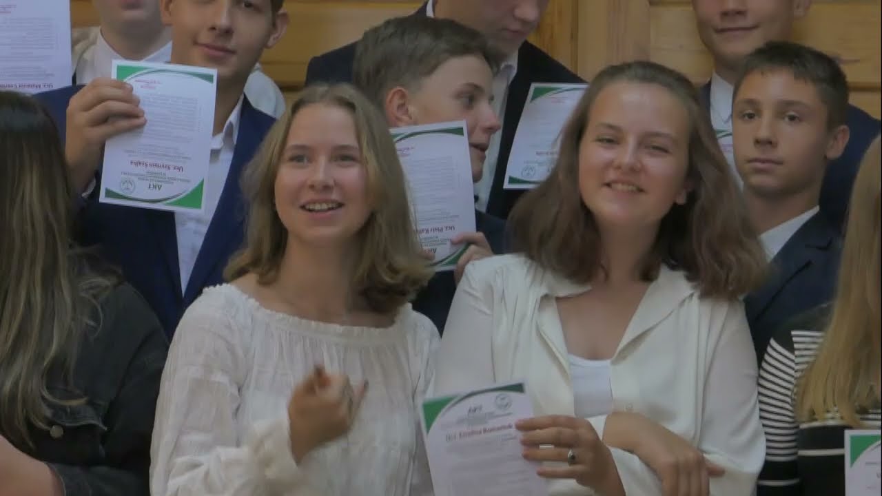 Ślubowanie uczniów klas pierwszych 2022