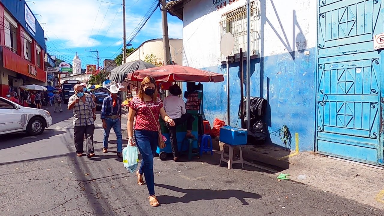 Un dia en las calles de COJUTEPEQUE El Salvador