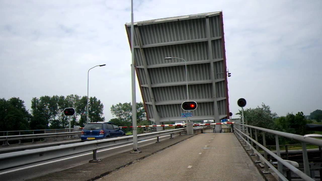 Brugopening Eelwerderbrug