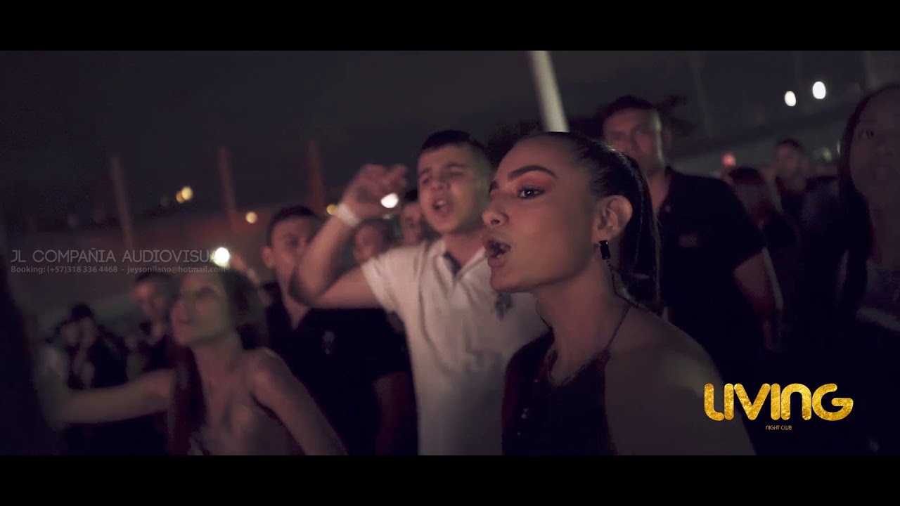 A Veces (Remix) -  Cosculluela Ft Ñejo (En Vivo) Living Flow