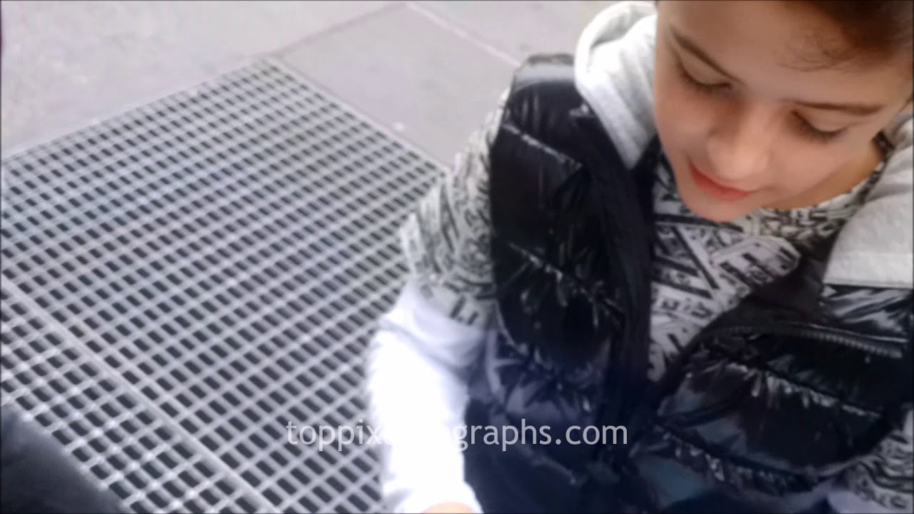 Jack Messina signs autographs for TopPix
