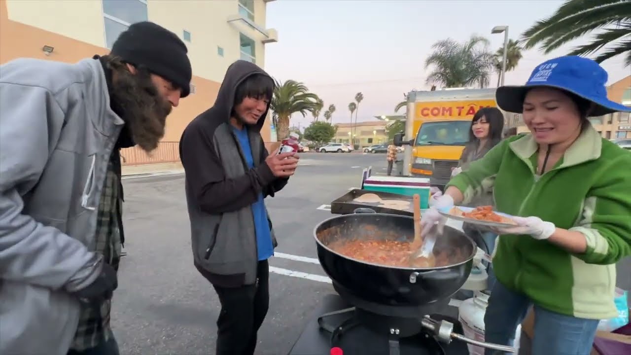 COOKING 100 TACOS FOR THE HOMELESS PEOPLE!